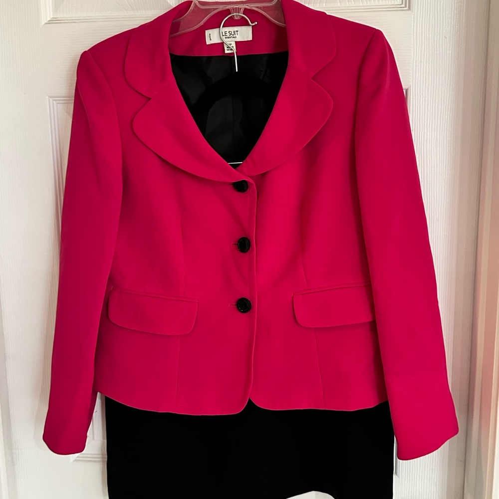 Le Suit Bold Pink Blazer with Black Accents Suit (2 piece)